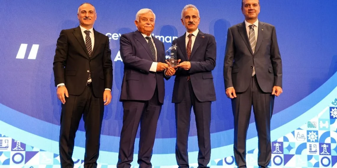 Asyaport’a “En Çevreci Liman Tesisi” ödülü