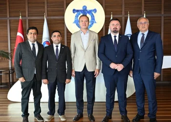 KTÜ DUİM Mezunlar Derneği’nden Tamer Kıran’a ziyaret