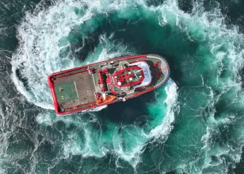 UZMAR, hibrit römorkörünü Norveçli müşterisine teslim etti