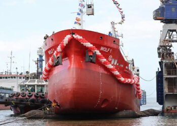Çevreci tanker projesinin ilk gemisi WOLF-1 denize indirildi