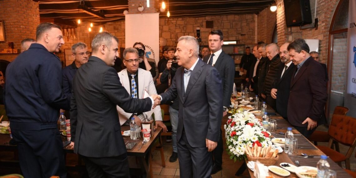 Denizcilik Camiası ve Protokol Aliağa DTO İftarında Buluştu