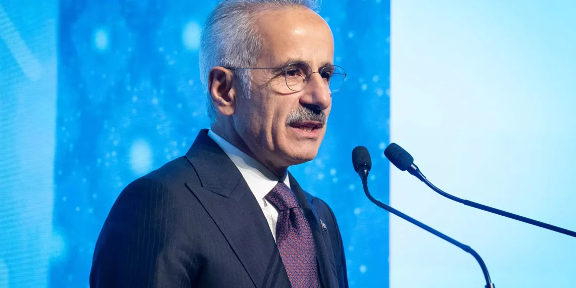 Bakan Uraloğlu: Hürmüz Boğazı’nda 15 Türk sahipli gemi beklemede