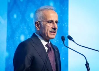 Bakan Uraloğlu: Hürmüz Boğazı’nda 15 Türk sahipli gemi beklemede