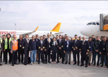 İran’da mahsur kalan Pegasus Uçağı 52 gün sonra Sabiha Gökçen’de alkışlarla karşılandı