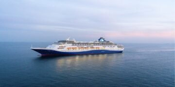 Hürmüz Bağazı’ndan başarıyla geçen Celestyal, kruvaziyer sektörüne güvenli geçişin önünü açtı!