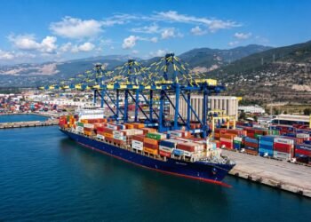 Yeni vergi düzenlemesiyle Türkiye transit ticarette merkez olmayı hedefliyor