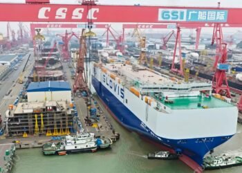 Çin, Dev Araç Taşıma Gemisini Hizmete Sundu