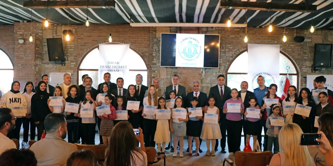 Aliağa DTO’da, Deniz Temalı Yarışmada Öğrenciler Ödüllendirildi