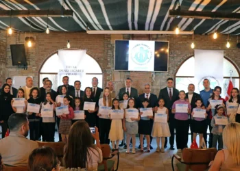 Aliağa DTO’da, Deniz Temalı Yarışmada Öğrenciler Ödüllendirildi