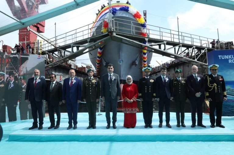 STM, Malezya Korvet Projesi’nde İlk Gemiyi Denize İndirdi
