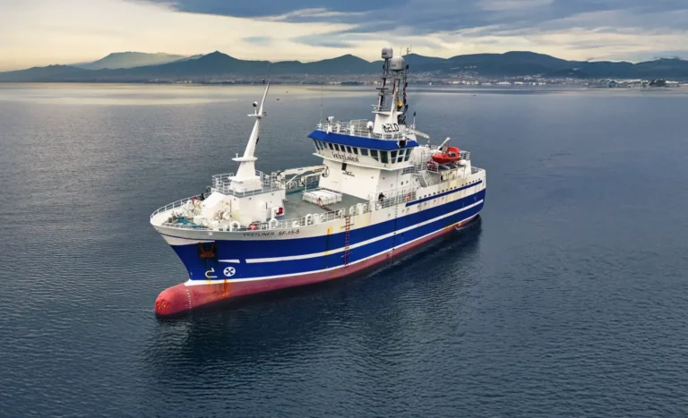 Vestliner Dönüşüm Projesinde Önemli Aşama Tamamlandı Norse Shipyard Gemiyi Suya İndirdi