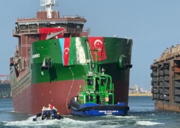 Gisan Tersanesi, Albros Denizcilik ile gerçekleştirdiği proje kapsamında NB-72 inşa numaralı 6.000 DWT kapasiteli paslanmaz kimyasal tankerin denize indirme işlemini başarıyla tamamladı.