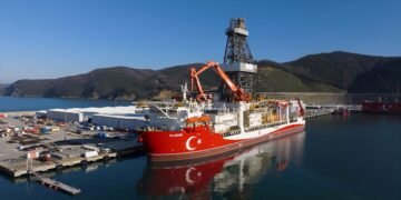 Yıldırım Derin Deniz Sondaj Gemisi Filyos’tan Ayrıldı: Karadeniz’de İlk Görev Başlıyor