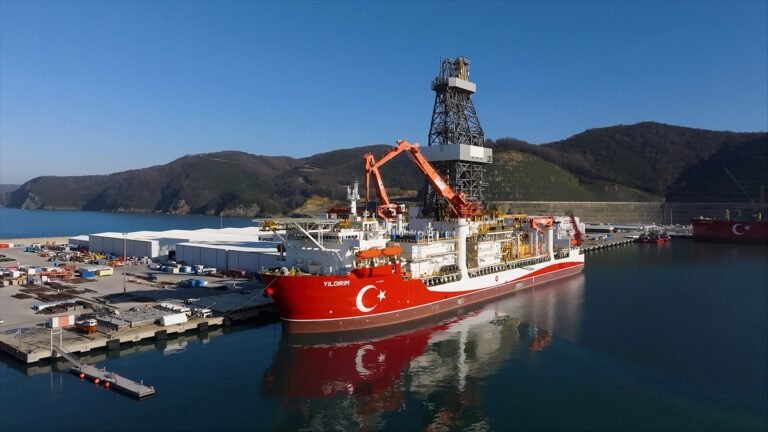 Yıldırım Derin Deniz Sondaj Gemisi Filyos’tan Ayrıldı: Karadeniz’de İlk Görev Başlıyor