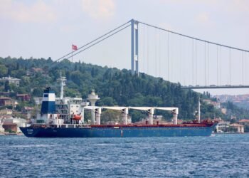 İstanbul ve Çanakkale Boğazı gemi geçiş ücretlerine yüzde 15 zam bekleniyor