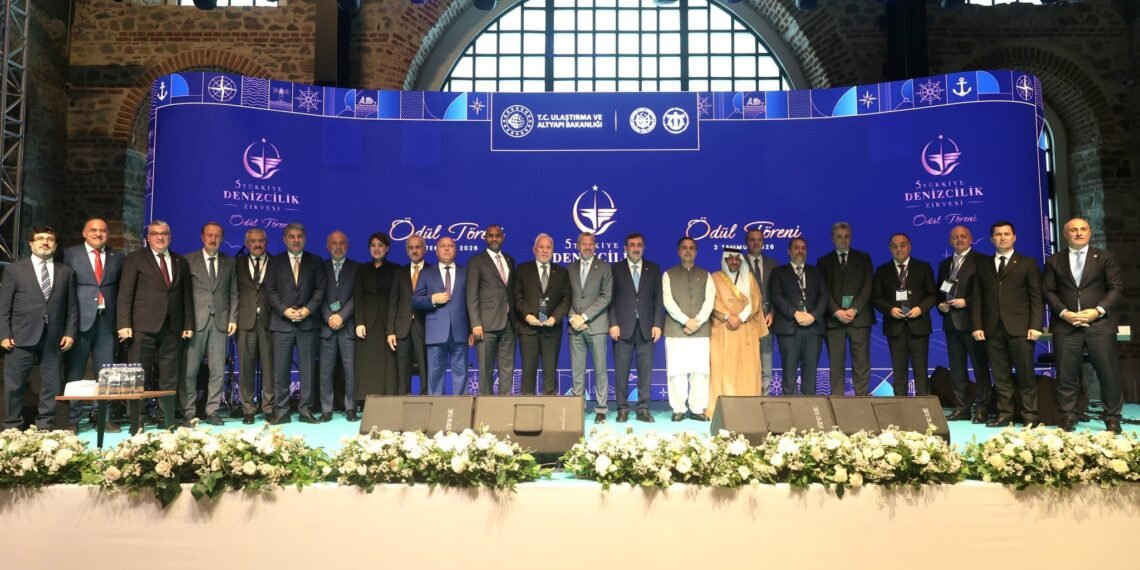 Kabotaj’ın İkinci Yüzyılına İstanbul’dan Bakış: 5. Türkiye Denizcilik Zirvesi Geleceğin Rotasını Çizdi