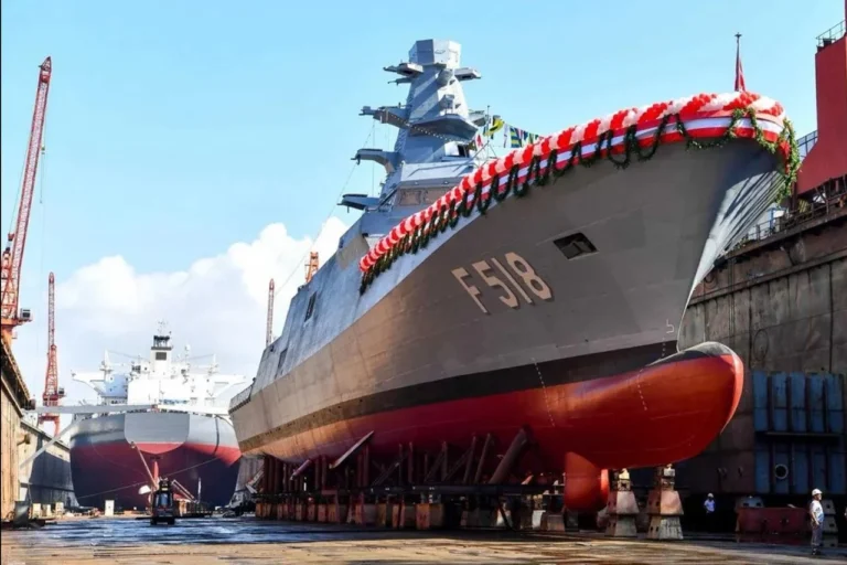 MİLGEM’in yeni fırkateyni TCG Karadeniz denize indirildi