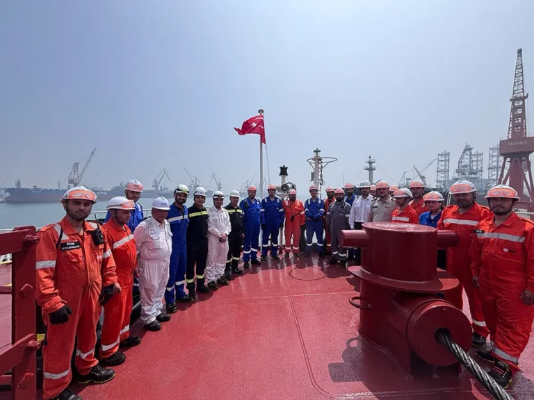 DİTAŞ’ın yeni LR2 tankeri ‘T. Riva’ Türk bayrağı çekti
