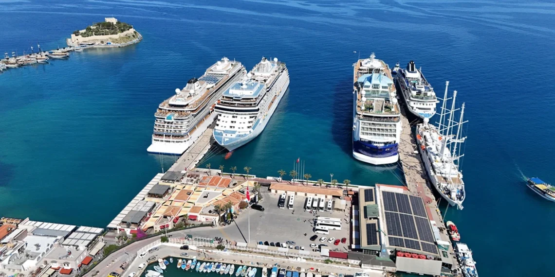 Kruvaziyer turizminde ilk yarı rekoru: 756 bin yolcu