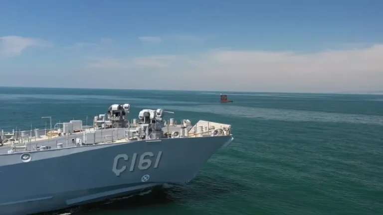 Yeni tip çıkarma gemisi TCG Ç-161 Deniz Kuvvetleri’ne teslim edildi