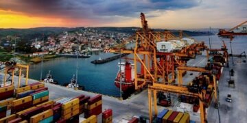 Asyaport’ta tek gemide 22 bin 896 TEU ile Türkiye rekoru