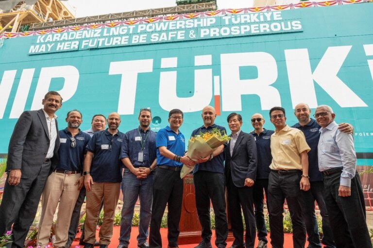 Karpowership sekiz yılda yedi LNG terminal gemisini filosuna kattı