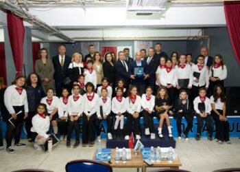 ‘’Ayvalık’ta Maviyi Kodluyoruz” projesi ile çevre eğitimleri teknolojiyle buluştu