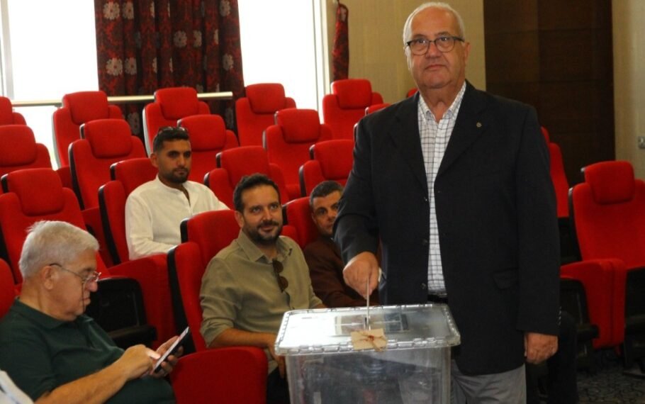 İMEAK DTO İskenderun Şubesi’nde başkanlık görevine Mehmet Kemal Kutlu seçildi
