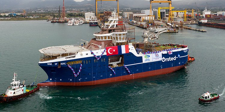 CEMRE TERSANESİ WIND OF HOPE GEMİSİNİ SUYA İNDİRDİ
