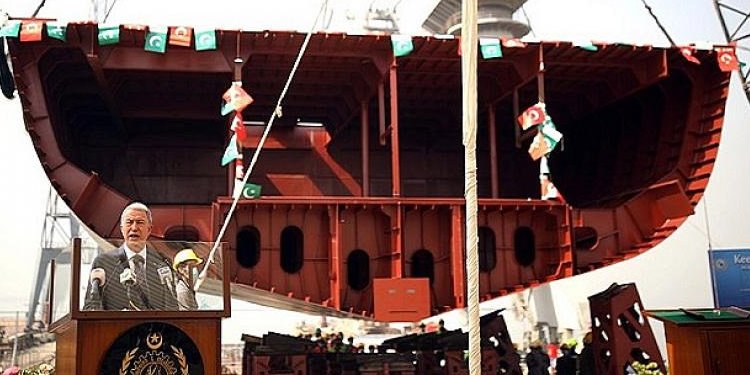 PAKİSTAN’A İNŞA EDİLECEK 3’ÜNCÜ MİLGEM KORVETİ KARAÇİ’DE KIZAĞA KONULDU