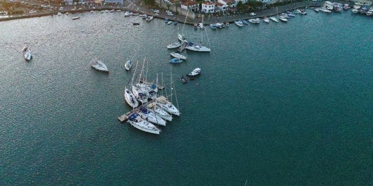 TSUNAMİDE 26 TEKNE BATTI 43 TEKNE KARAYA OTURDU