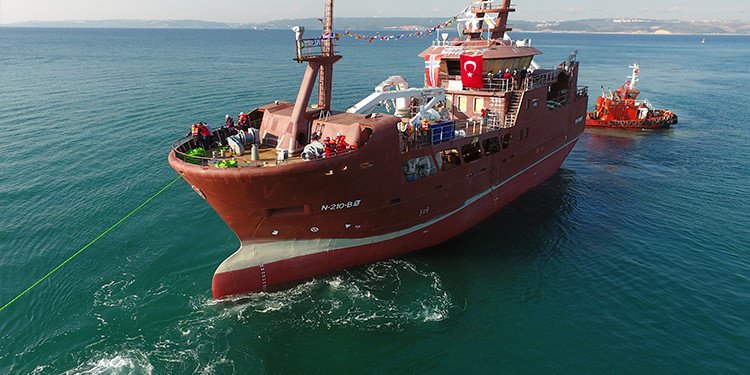ÖZATA TERSANESİ, VIKANOY’U SUYA İNDİRDİ