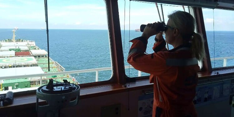 IMO VE WISTA’DAN ”DENİZCİ KADIN” ANKETİ