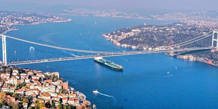 TEHLİKELİ YÜKÜ TAM BEYAN ETMEYEN GEMİ BOĞAZLARDAN GEÇEMEYECEK