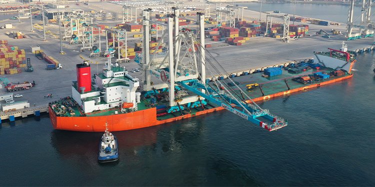 SAFİPORT’UN 4. STS VİNÇLERİ LİMANA ULAŞTI