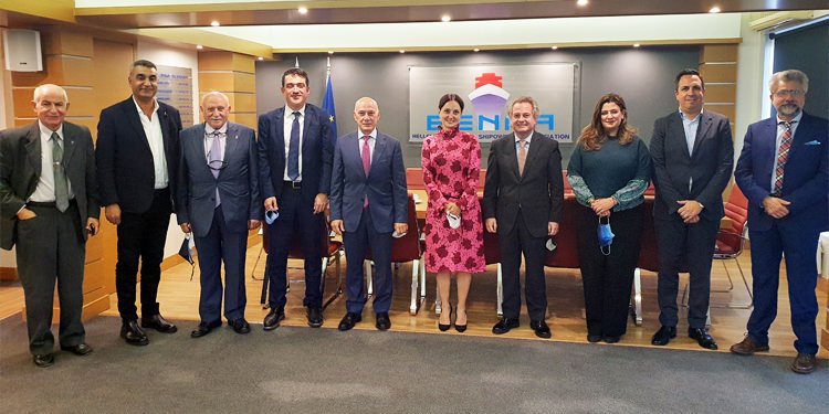 KOSDER, YUNAN KOSTER ARMATÖRLERİ DERNEĞİ’Nİ ZİYARET ETTİ