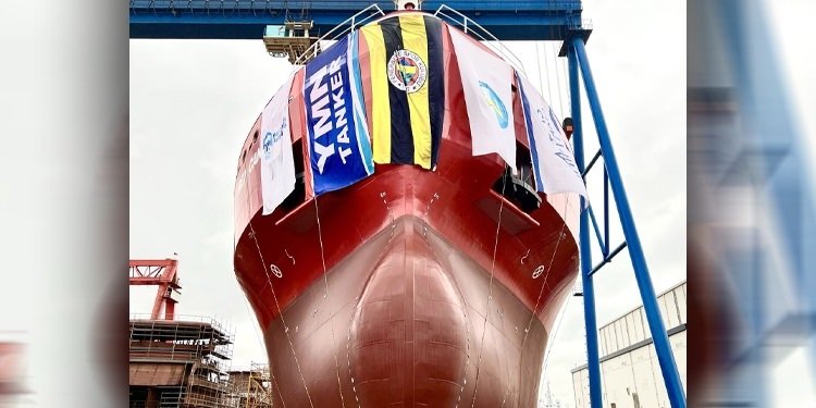 ATLAS TERSANESİ ”MED CANARY” ADLI GEMİYİ SUYA İNDİRDİ