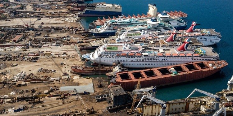 2021 YILINDA 704 GEMİ HURDAYA ÇIKTI
