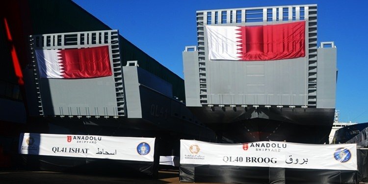 ANADOLU TERSANESİ, KATAR’A İNŞA ETTİĞİ ÇIKARMA GEMİLERİNİ DENİZE İNDİRDİ