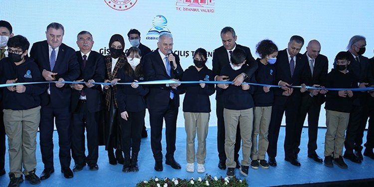 GİSBİR ORTAOKULU TÖRENLE AÇILDI