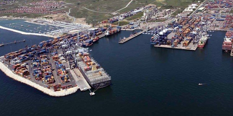 İZMİT KÖRFEZİ, 2021 YILINDA 9 BİN 554 GEMİ AĞIRLADI