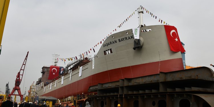 ÇEKSAN TERSANESİ, KENDİ FİLOSU İÇİN İNŞA ETTİĞİ BAŞARAN BAYRAK ADLI KİMYASAL TANKERİ SUYLA BULUŞTURDU