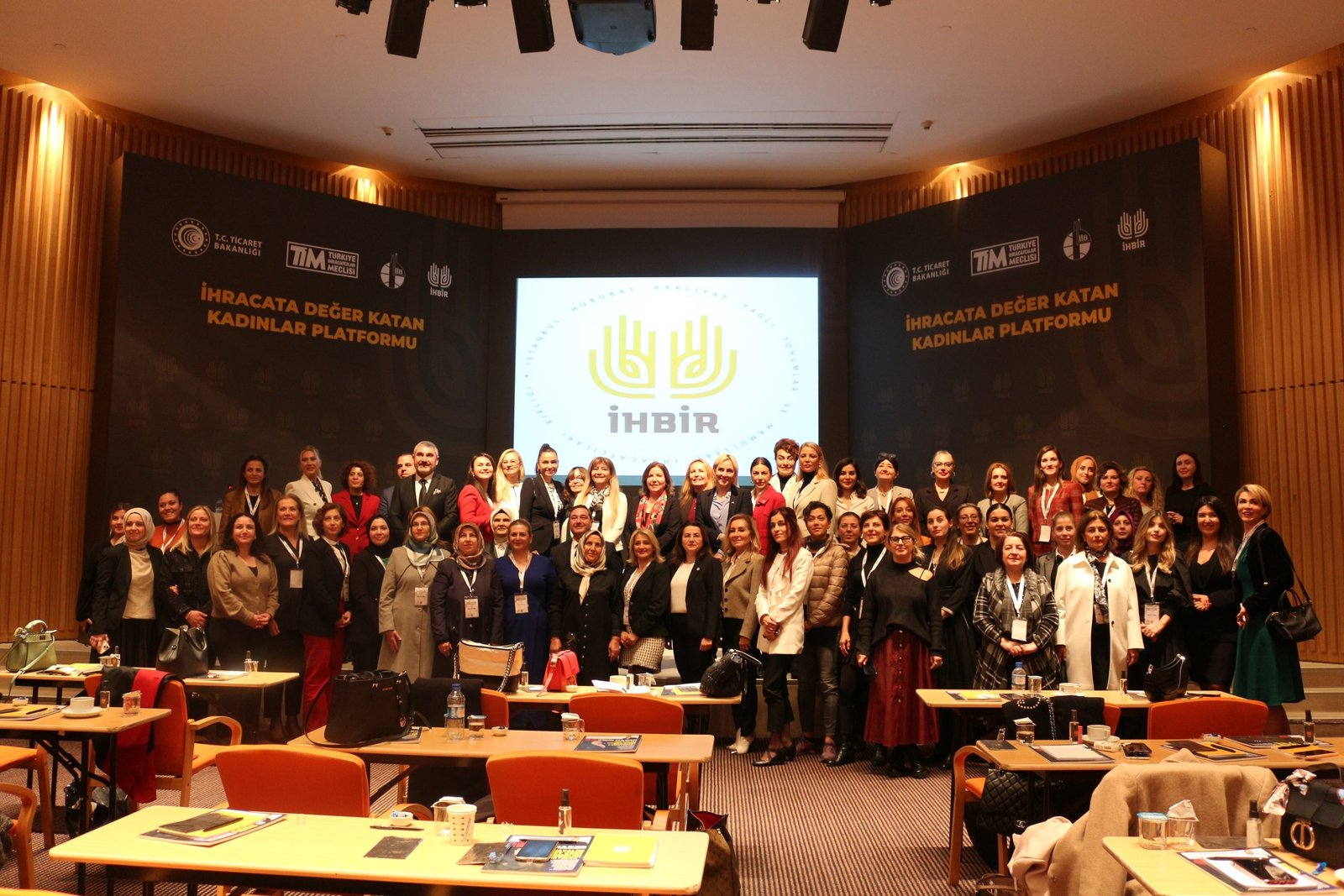 İHRACATA DEĞER KATAN KADINLAR PLATFORMU BÜYÜK İLGİ GÖRDÜ