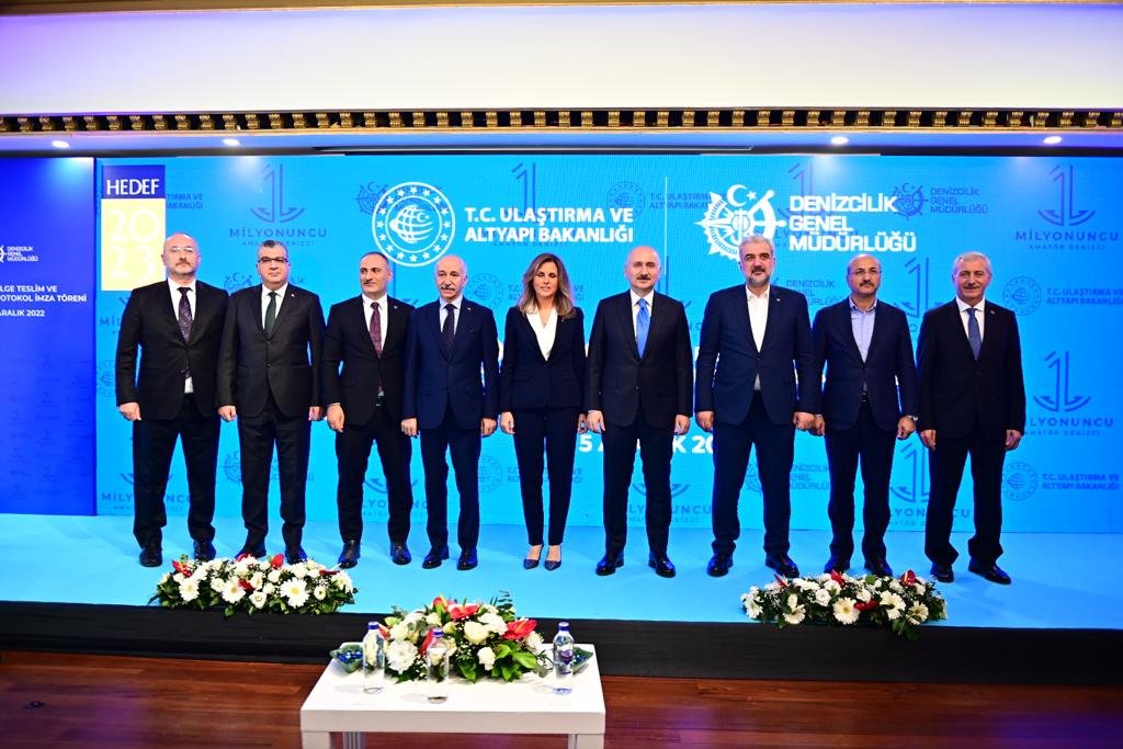 BİR MİLYONUNCU AMATÖR DENİZCİ BELGE TESLİM VE PROTOKOL İMZA TÖRENİ YAPILDI