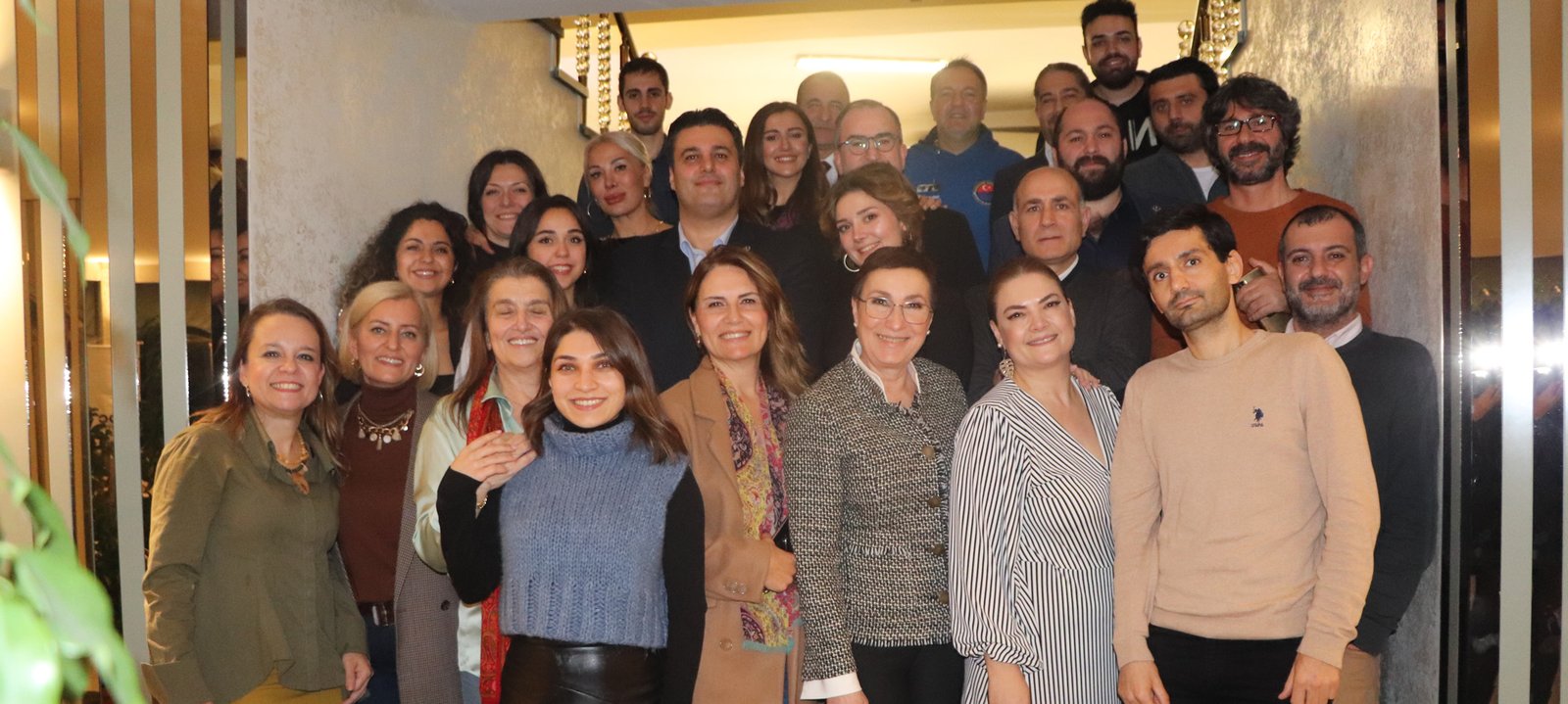 ALKOÇ GRUP BASIN MENSUPLARINI AKŞAM YEMEĞİNDE AĞIRLADI