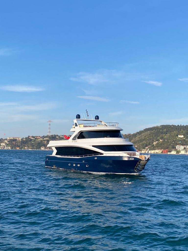 AYDEN MARINE’NİN AY YILDIZ’I BOĞAZDA