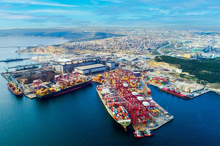 YILPORT, GANA’NIN TAKORADİ LİMANININ HAKİM ORTAĞI OLDU