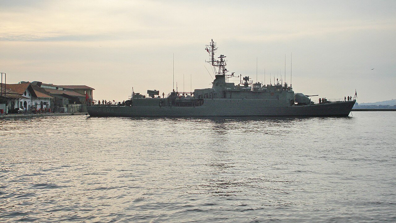 TCG BARTIN SAVAŞ GEMİSİ ZİYARETE AÇILDI