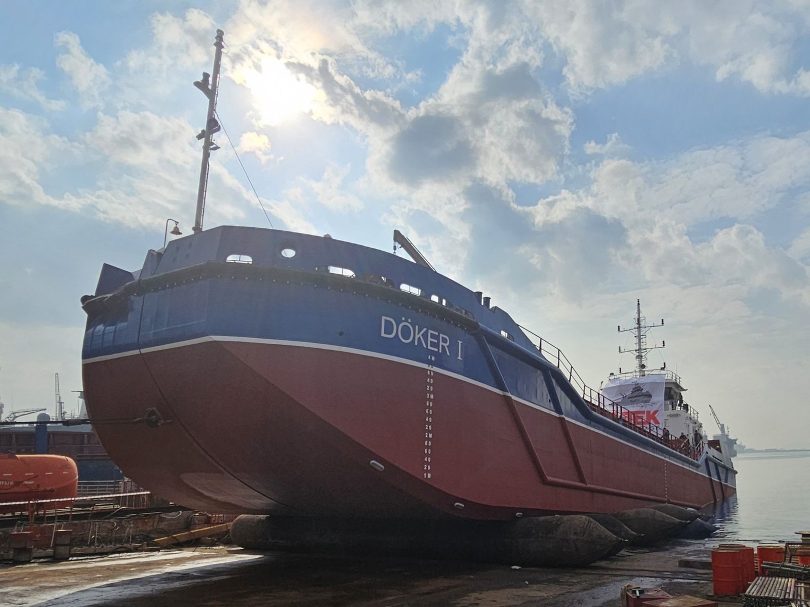 Yütek Gemi, Döker I’i denize indirdi