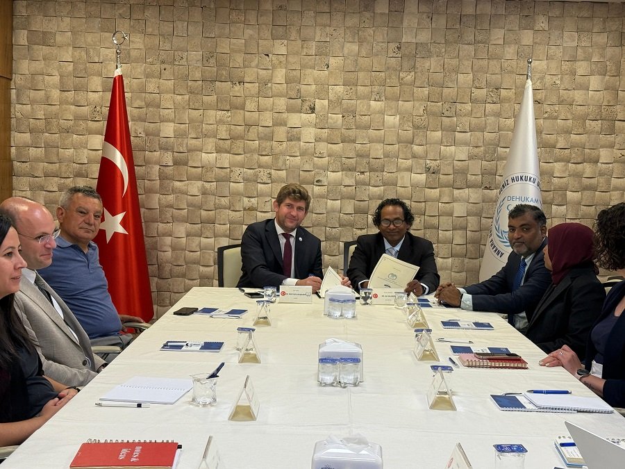 DEHUKAM ve Villa College, deniz hukuku alanında iş birliği protokolü imzaladı